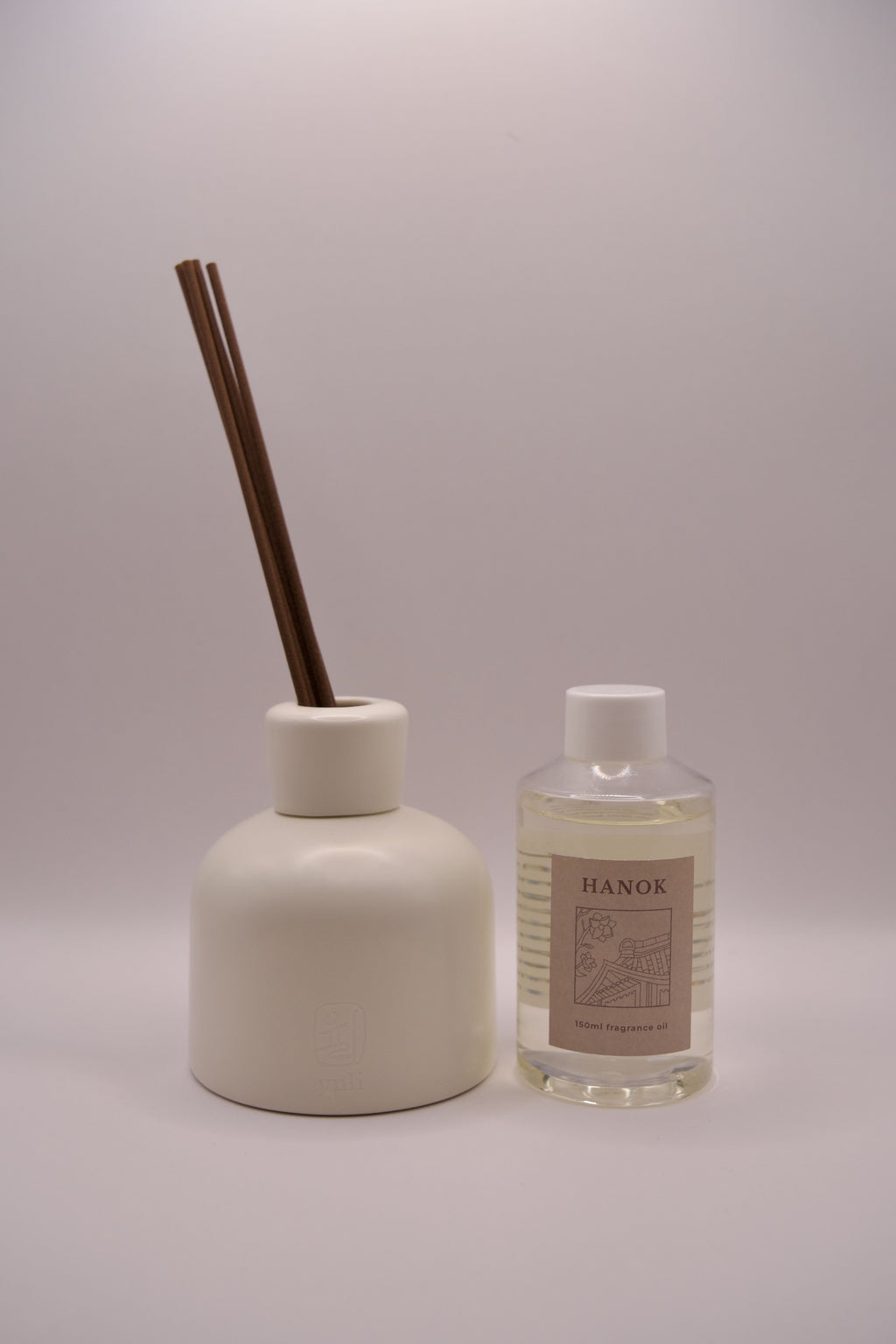 Reed diffuser set and refills - HANOK