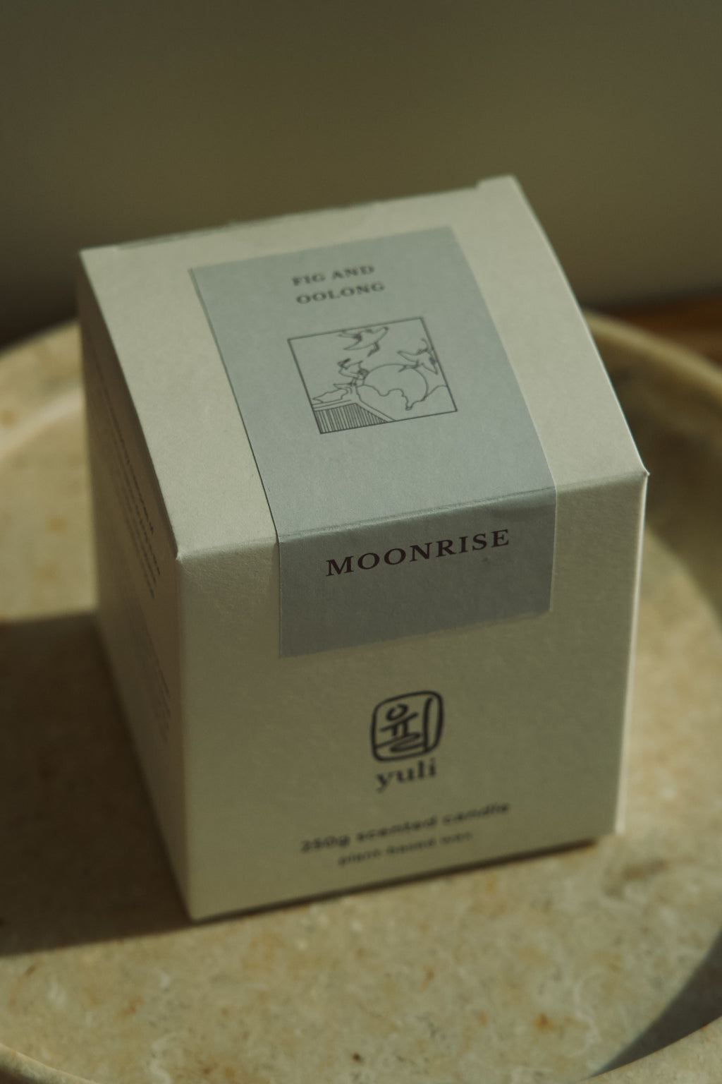 Moonrise candle